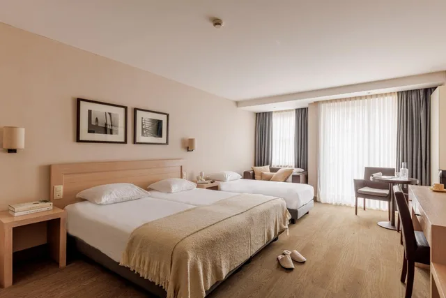 غرفة ثلاثية بسرير فردي، Hotel Aazaert 5/8