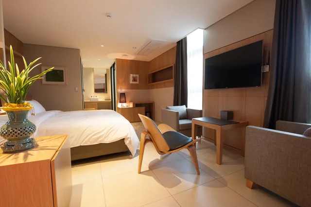 Deluxe, Queen Bed, Hotel Rian 3/5