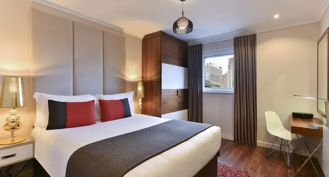 1 Bedroom, Deluxe, Queen Bed, Sofa, Fraser Place Canary Wharf 1/2