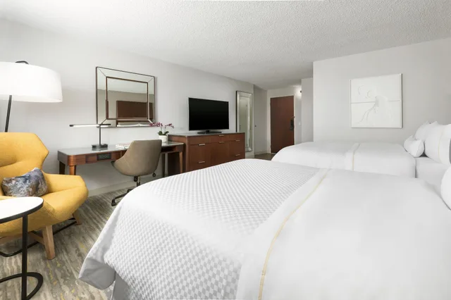 غرفة بريميوم رباعية، Westin Long Beach 1/5