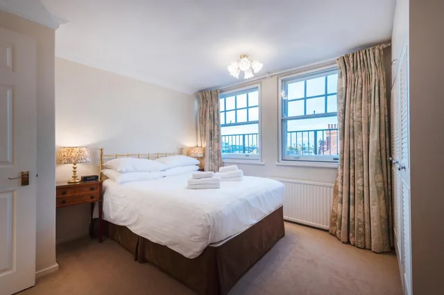2 Bedrooms, Apartment, Twin Beds, 2 Bathrooms, Sofa، No 1 The Mansions By Mansley 1/6