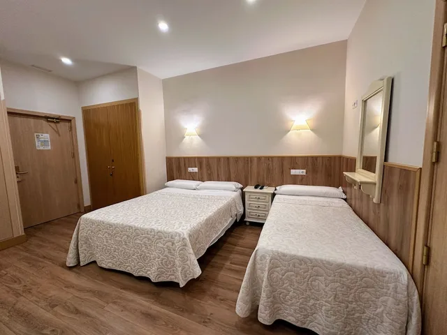 غرفة ثلاثية بثلاثة أسرّة، Hostal Toledo 7/10