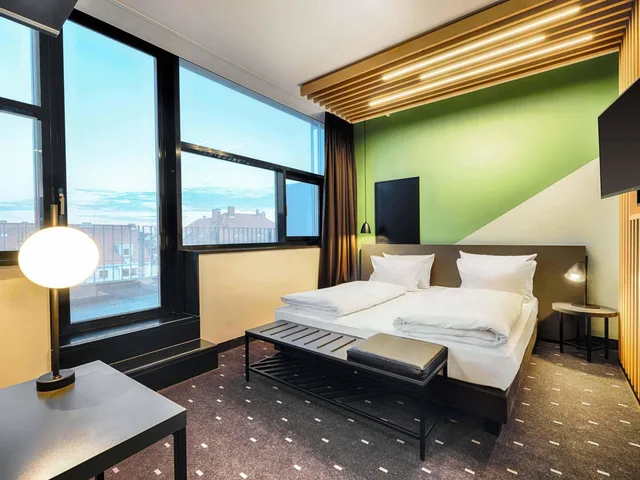 غرفة بريميوم بسرير كوين، B&B Hotel Munchen-Moosach 1/1