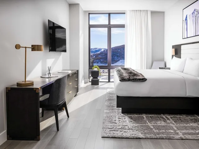 إقامة ديلوكس بسرير كينج وسريرين مزدوجين بغرفتي نوم، Residences At Grand Hyatt Deer Valley 1/2
