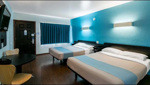 2 Queen Beds - Non-Smoking, Mini Fridge، Motel6 Missoula MT - University 2/10