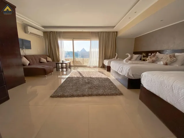 Luxury, Multiple Beds, Balcony، Egypt Pyramids Inn 1/4