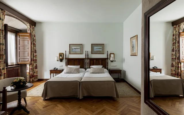 غرفة سوبيريور بسريرين منفصلين، Parador de Pontevedra 2/3