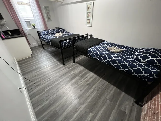Private, 1 Double and 1 Single Bed, Shared Bathroom، The Grand Nyc 3/4