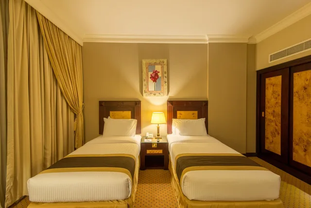 غرفة قياسية بسرير كينج، Caesar Hotel Oman 5/7