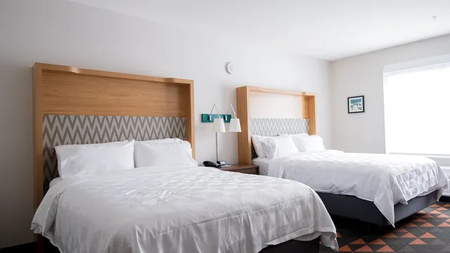 Suite, 2 Queen Beds, Accessible, Holiday Inn And Suites Philadelphia W Drexel Hill 1/5