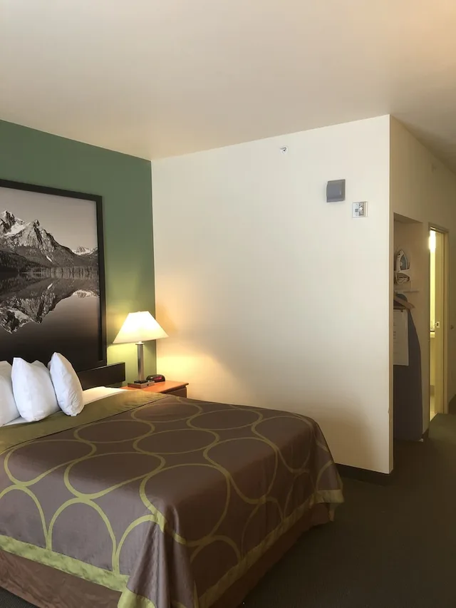 غرفة بسرير كوين لذوي الإعاقة، Super 8 by Wyndham Salmon 1/2