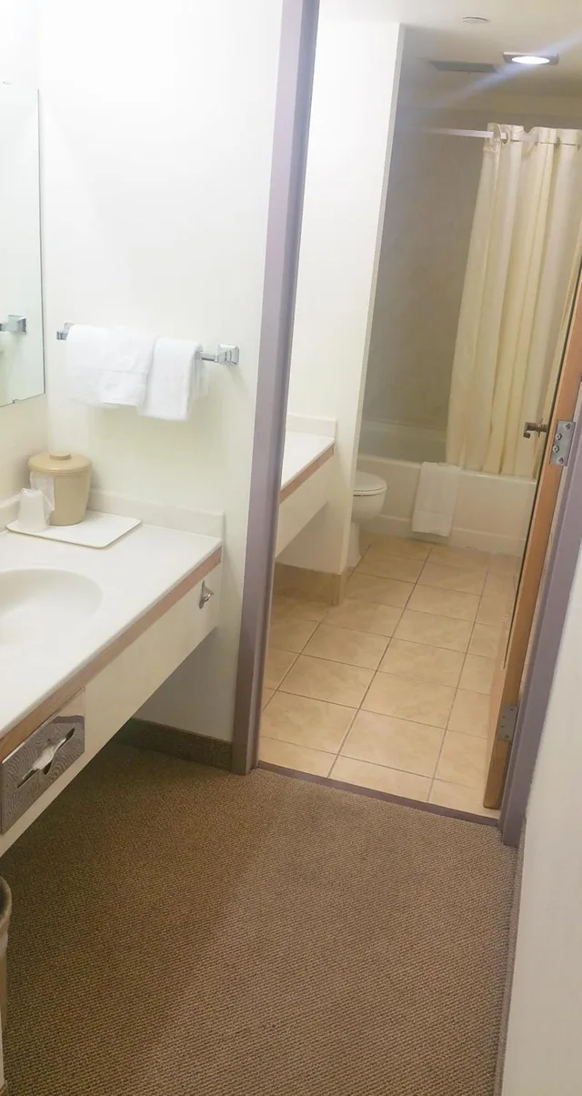 جناح جونيور بسرير كينج، Alex Hotel and Suites Anchorage Airport 7/7