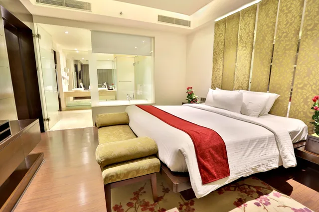 Room, King Bed, Plunge Pool, Bathtub، Royal Orchid Jaipur 7/10