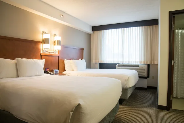 غرفة بسريرين مزدوجين مع أريكة في طابق مرتفع، Hyatt Place Minneapolis/Eden Prairie 2/4