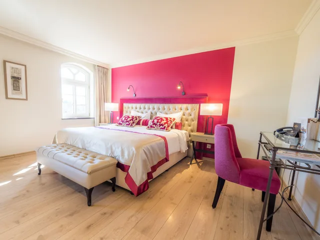 Castle, King Bed, CHATEAU D'URSPELT 4/10