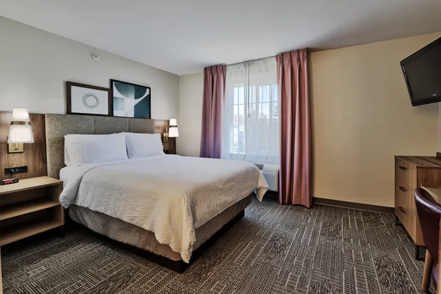 جناح استوديو بسرير كوين لذوي الإعاقة، Staybridge Suites Albuquerque Airport 1/2