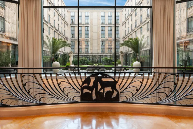 غرفة بإطلالة على الحديقة، L Hotel du Collectionneur Paris 1/2