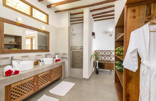 Bungalow, King Bed, Beach Front, Plunge Pool، Zanzibar Queen Hotel 6/6