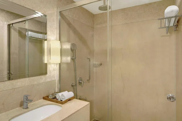 جناح بسرير كينج بإطلالة على المدينة، The Fern Residency Rajkot 2/5