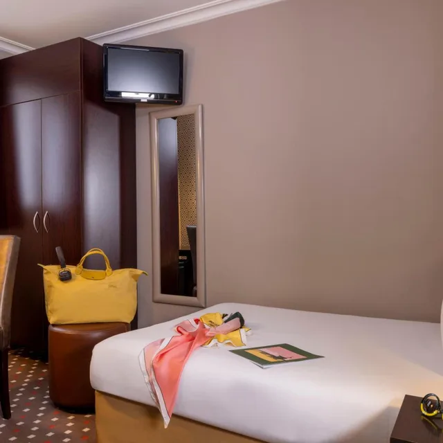 غرفة مفردة، Abbatial Saint Germain 4/15
