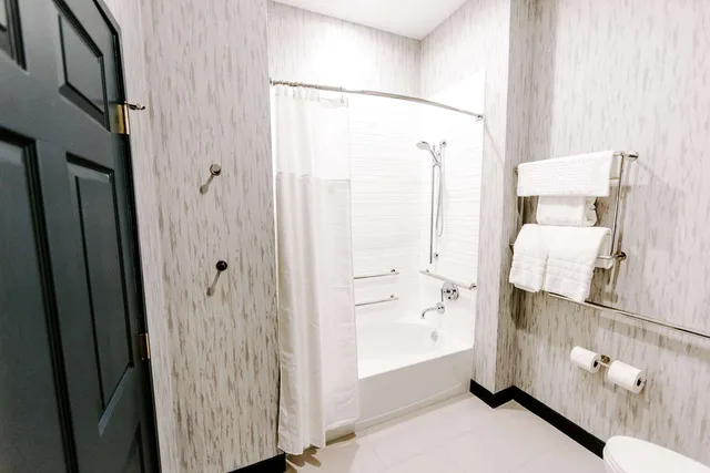 غرفة بسريرين كوين مع أريكة، Aiden by Best Western San Antonio Riverwalk 3/3