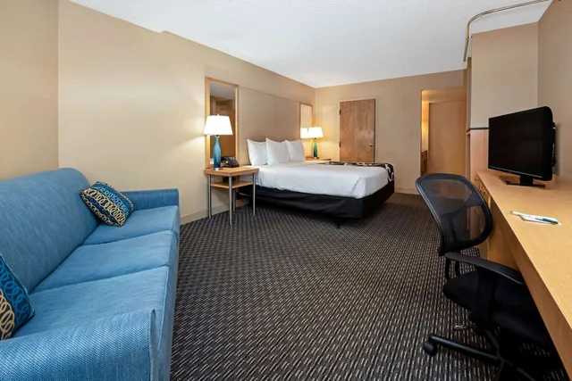 غرفة تنفيذية بسريرين مزدوجين، La Quinta Inn Suites By Wyndham West Palm Beach Airport 2/2