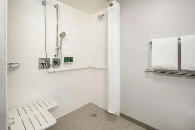 غرفة بسريرين كوين، Courtyard by Marriott Palm Springs 5/5