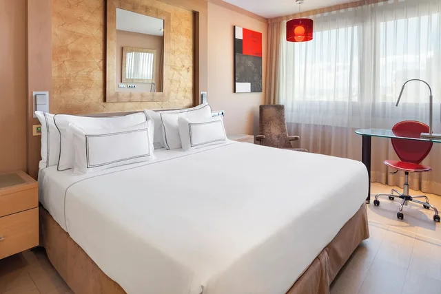 غرفة بريميوم بإطلالة على المدينة، Melia Madrid Princesa Hotel 1/2