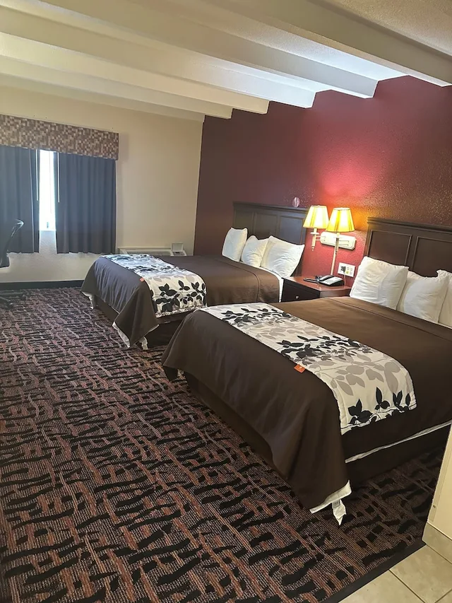 Standard, 2 Queen Beds, Rodeway Inn Zanesville OH 1/7