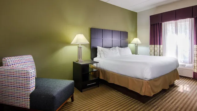 جناح بسرير كينج بغرفة نوم واحدة، Holiday Inn Express Hotel And Suites Mooresville Lake Norman 1/4