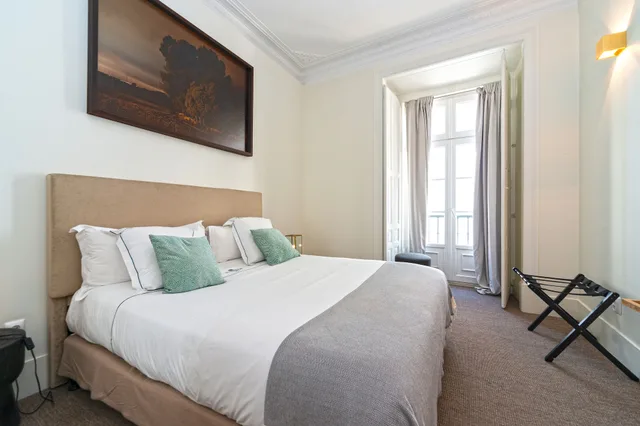 Deluxe, Suite, King Bed, Square View، Le Consulat 1/10