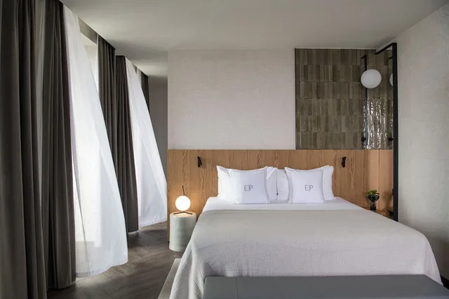جناح جونيور بسرير كينج بإطلالة على البحر، Hotel Europa 7/10