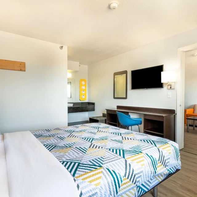 جناح ديلوكس بسرير كوين، Motel6 Rolling Meadows, IL - Chicago Northwest 5/10