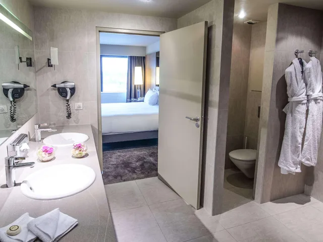 جناح جونيور بسرير كينج، Pullman Bordeaux Lac 10/10