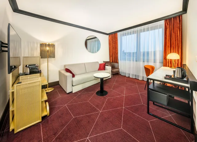 جناح بسرير كوين مع أريكة، Vienna House by Wyndham Diplomat Prague 3/7