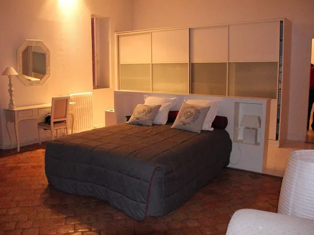 Comfort, Queen Bed, Hotel Le Relais Louis Xi Rest. Le Xi Cote Loire 1/4