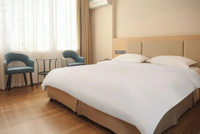Supreme, Deluxe, King Bed، Green Oasis Hotel 1/7
