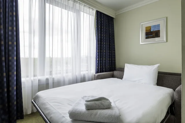 غرفة قياسية بسرير مزدوج مع أريكة، Holiday Inn Milton Keynes - Central 2/6