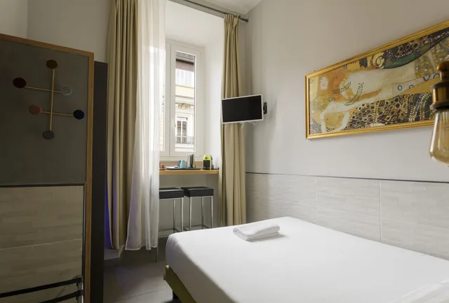 Economy, Double Bed, Small, Seven 1/7