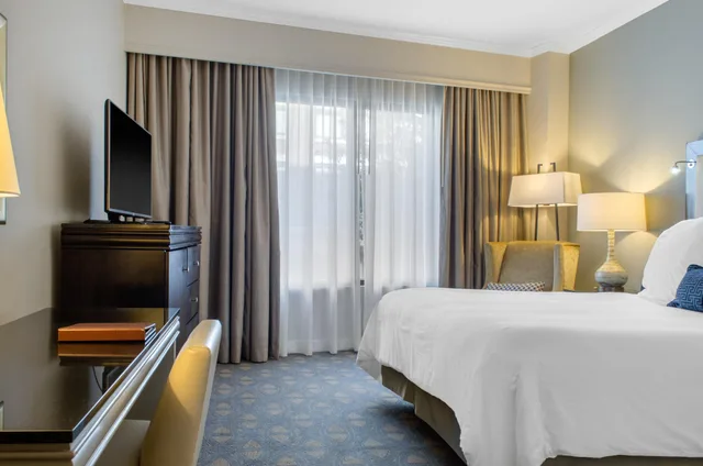 غرفة ديلوكس بسرير مزدوج، The Riverfront Hotel New Orleans 2/3