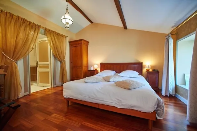 غرفة قياسية بسرير مزدوج، Relais Du Silence Chateau De La Richerie 1/6