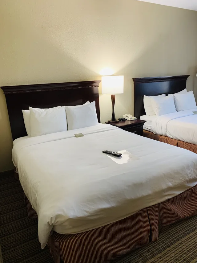 غرفة بسريرين كوين بمطبخ، Country Inn & Suites By Radisson Ithaca NY 1/3