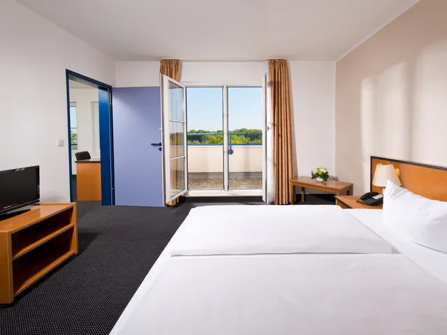 غرفة سوبيريور بسرير مزدوج، Hotel Frankfurt Airport 2/5
