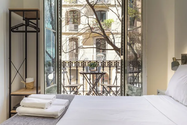 غرفة كلاسيكية بسرير كينج بحمام مشترك، Hostal Siscinc - Adults Only 5/10