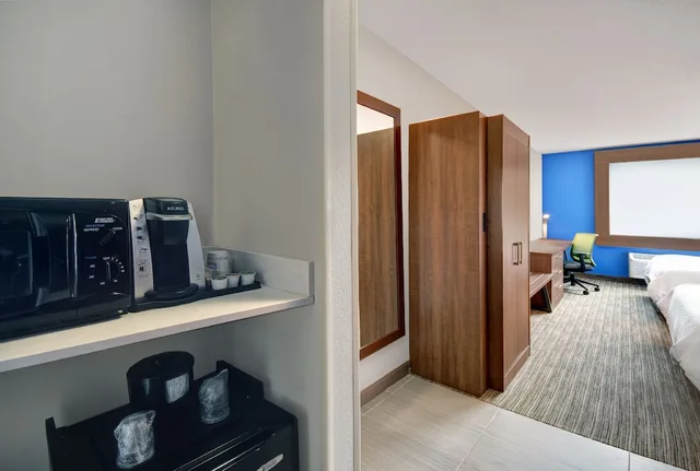 غرفة قياسية بسرير كينج، Holiday Inn Express Marshall 5/5