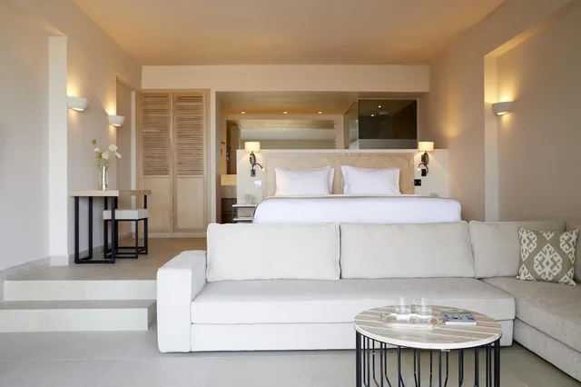 Junior Suite, Double Bed, Beach Front, Sofa، Elivi Skiathos 2/2