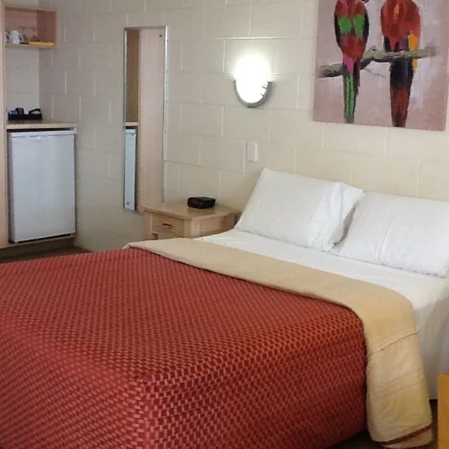 غرفة بسرير كوين، NAMBOUR LODGE MOTEL 3/3