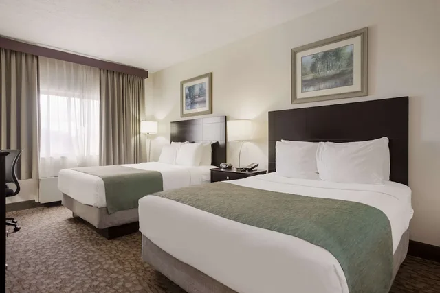 غرفة قياسية بسريرين كوين، Best Western Kendallville Inn 3/6