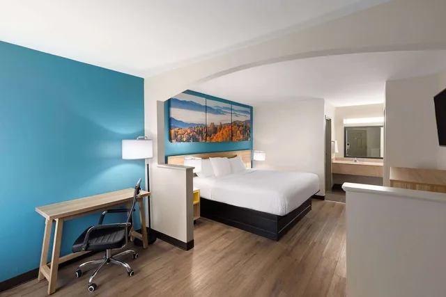 غرفة بسرير كينج، Days Inn By Wyndham Clarksville North 3/6