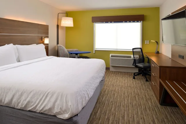 غرفة قياسية بسرير كينج لذوي الإعاقة، Holiday Inn Express And Suites Ottumwa 4/5